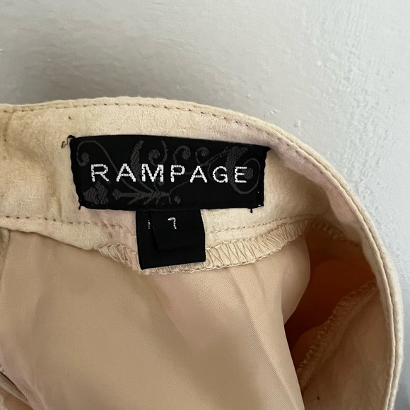 Cute yellow skirt - Picture 3 of 3